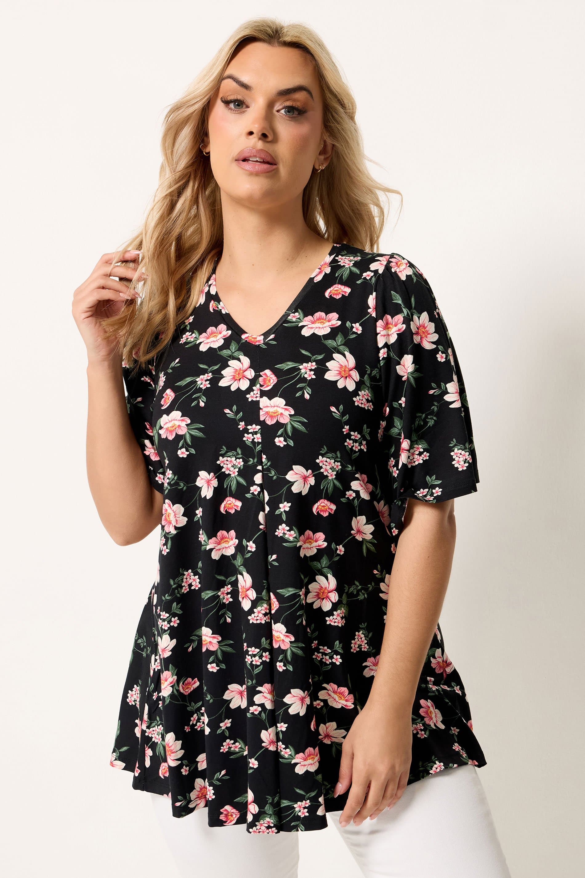 Yours Plus Size Black Floral Pleat Front Short Sleeve Top