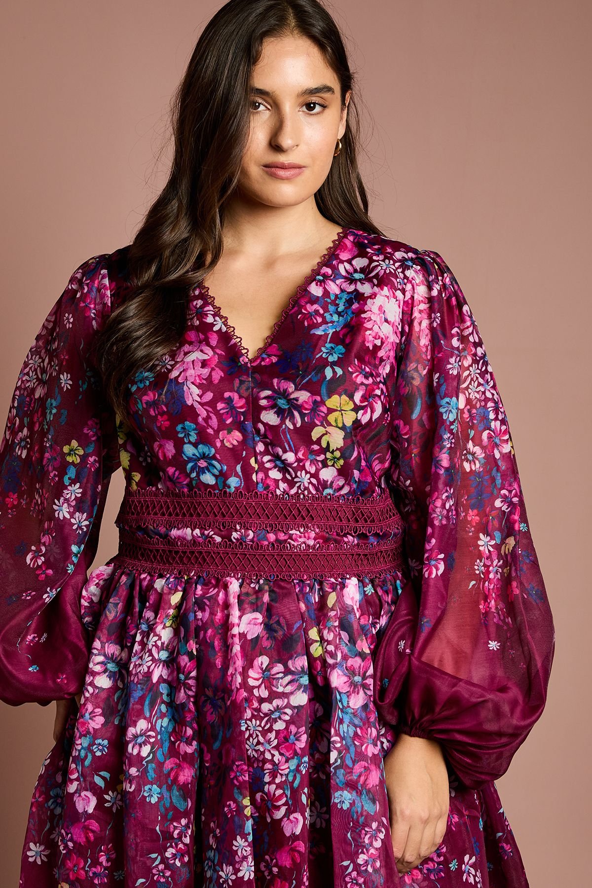 Coast Coast Women's Plus Size Organza Floral Placement Lace Trim Midaxi Dress in Plum - 4