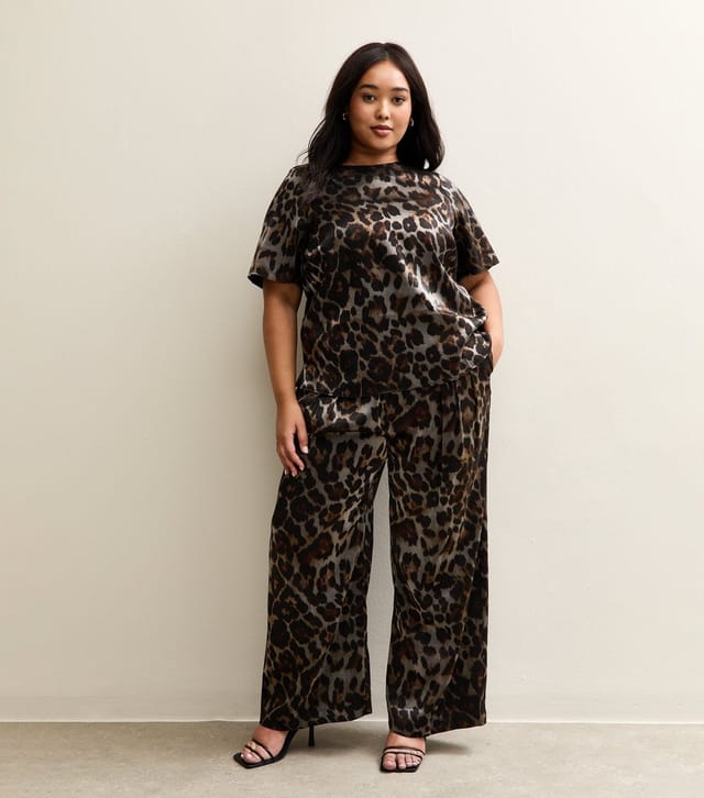 New Look Women's Plus Size Pewter Animal Print Wide Leg Trousers Curves New Look - 3