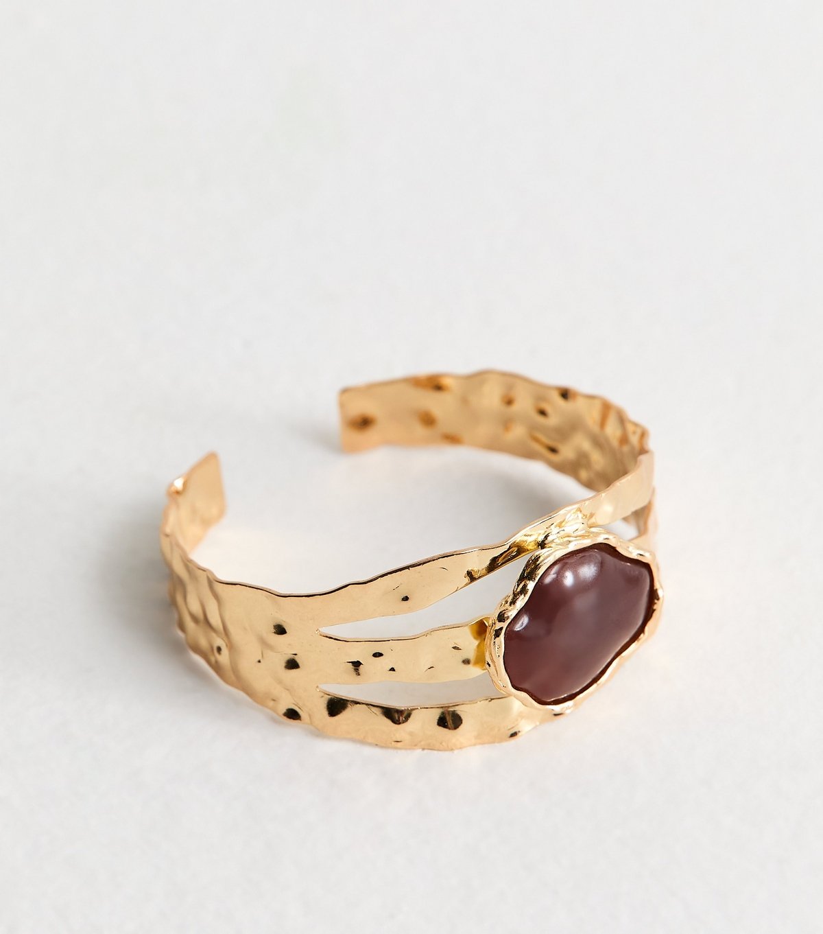 New Look Gold Tone Beaten Resin Circle Cuff Bracelet New Look - 3