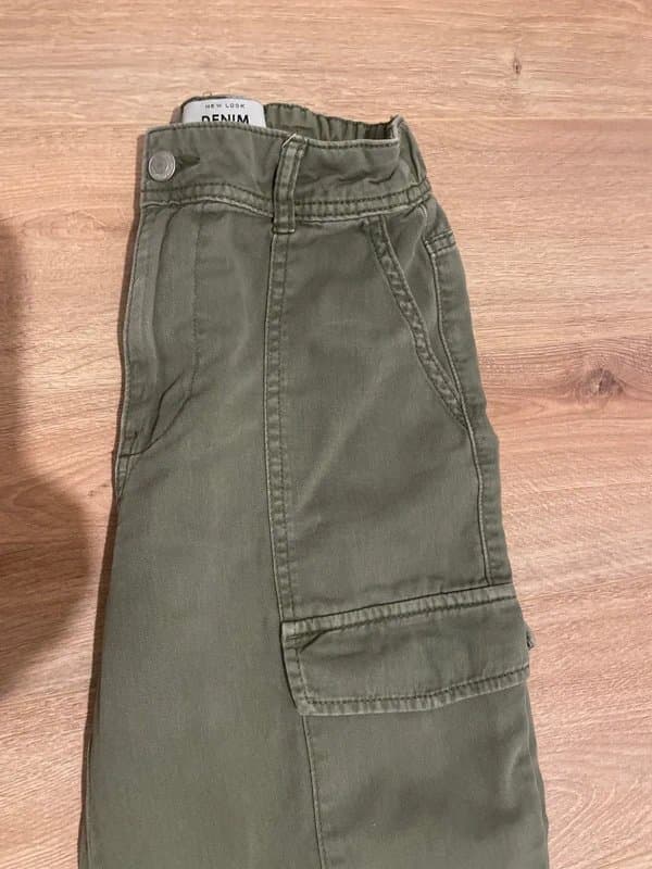 New Look New Look woman’s cargo pants khaki size 6