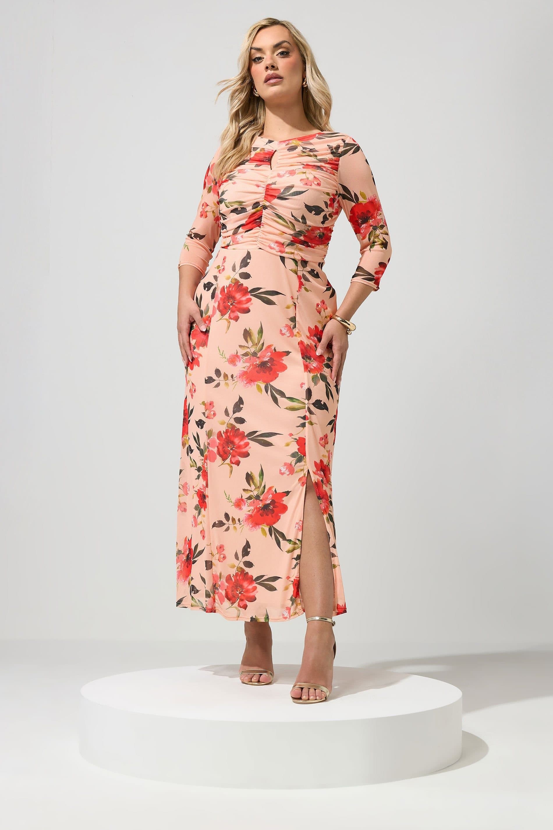 Yours Yours Women's Floral Keyhole Detail Maxi Dress in Pale Orange