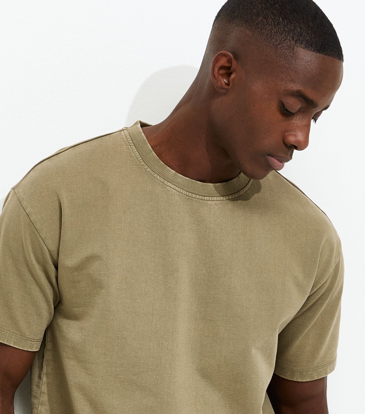 New Look Men's Dark Khaki Oversized Short Sleeve Washed T-Shirt New Look - 2