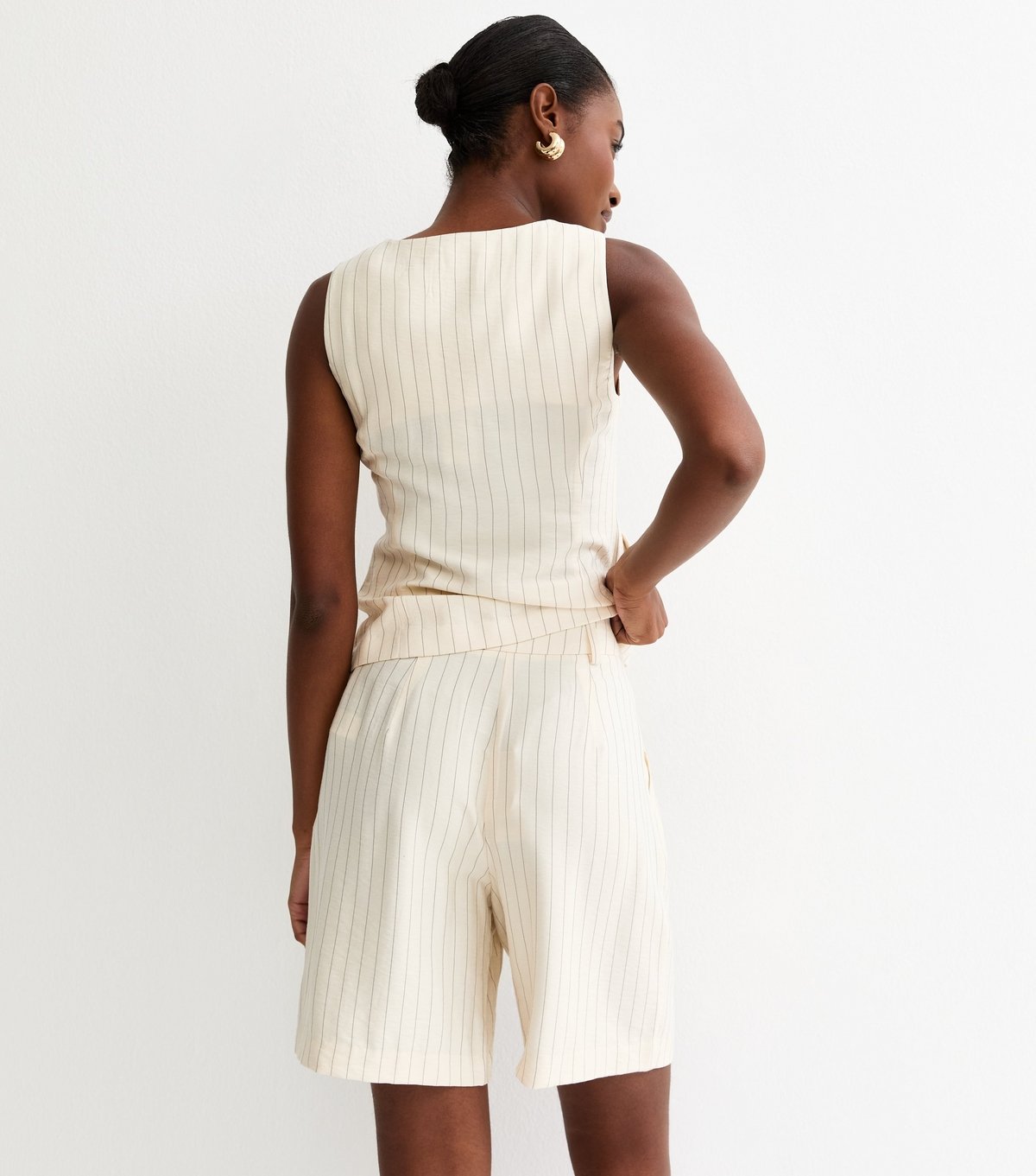 New Look Women's White Striped Shorts New Look - 4