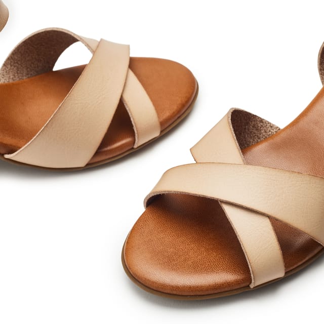 Moda In Pelle Moda In Pelle Women's 'Novie' Porvair Heeled Sandals in Off-White - 3