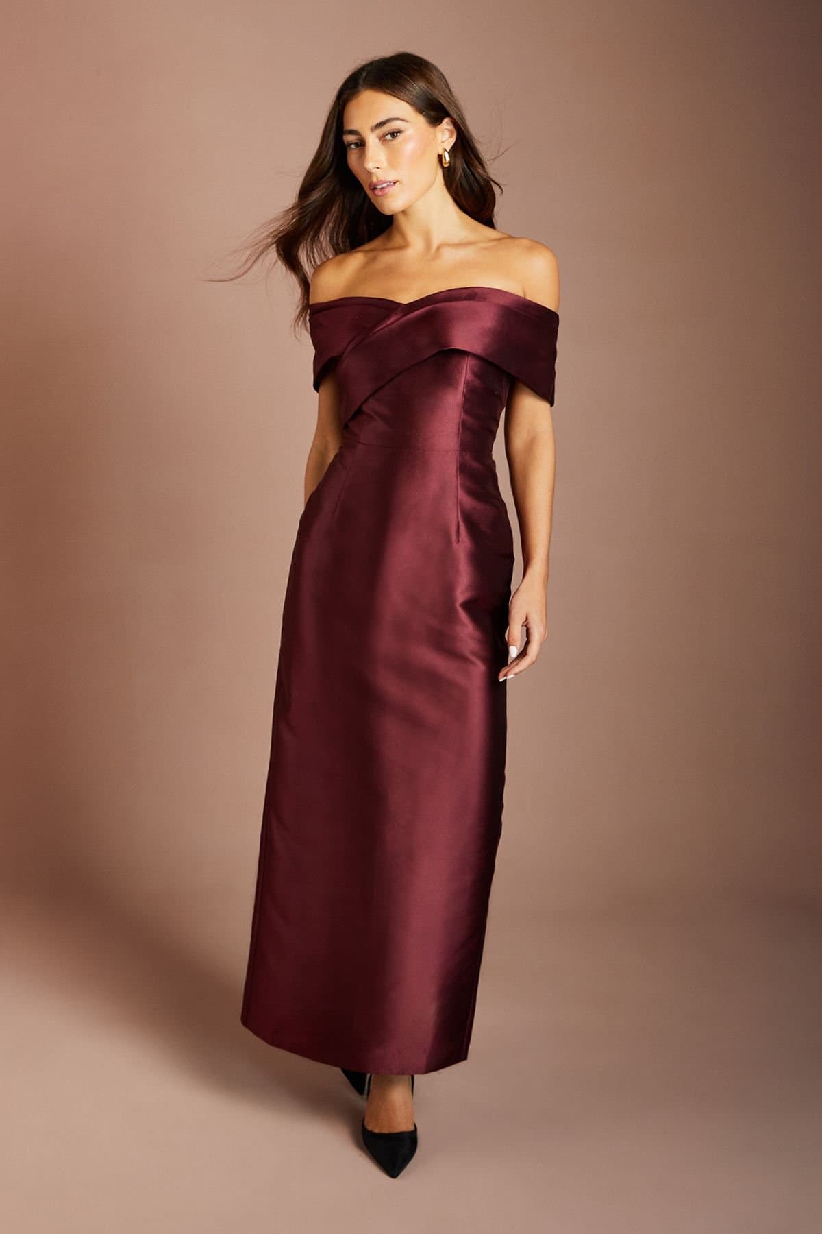 Coast Coast Women's Twill Bardot Pleat Detail Column Detail Maxi Bridesmaid Dress in Malbec