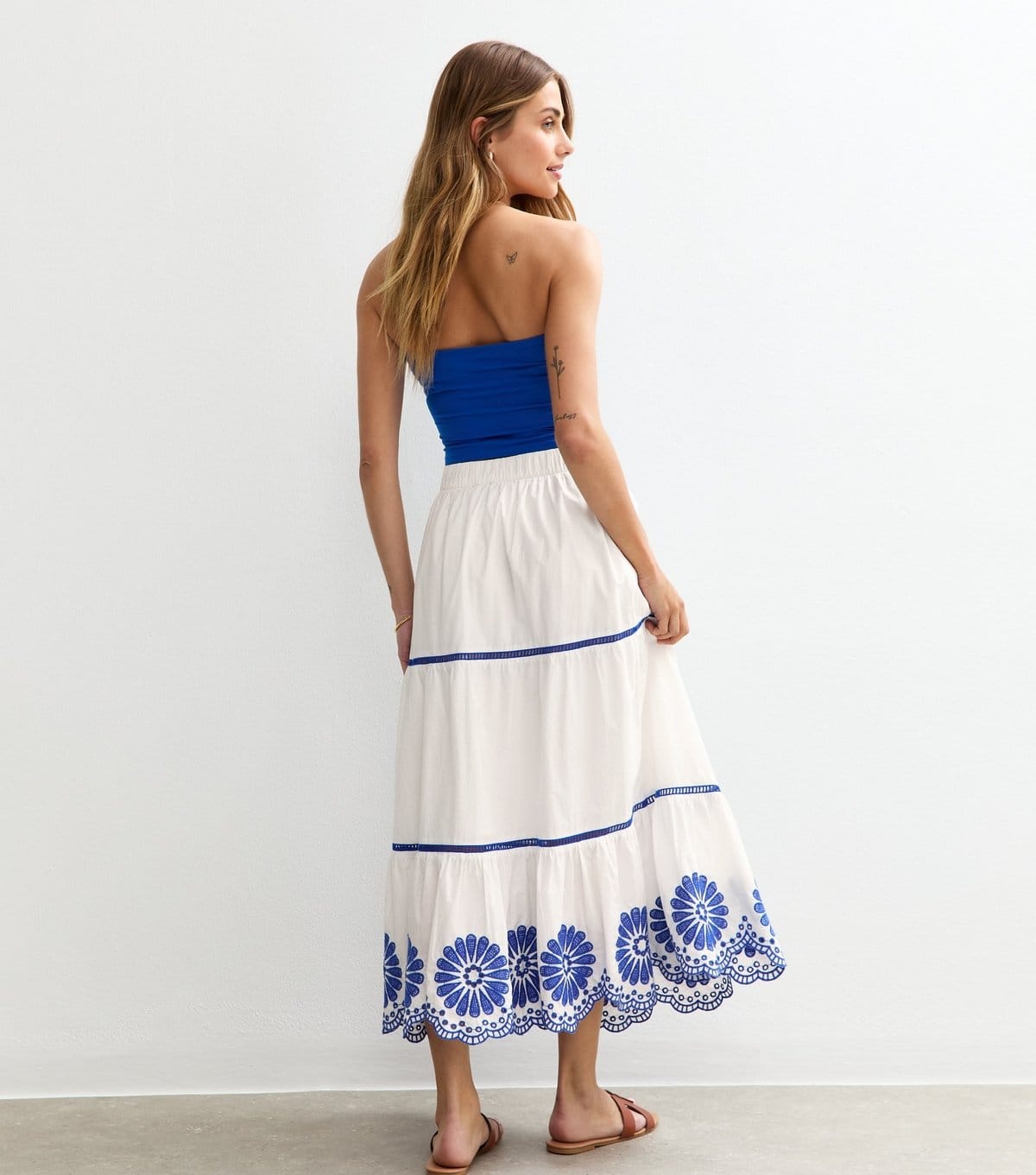 New Look Women's White Contrast Trim Embroidered Hem Midi Skirt New Look - 4