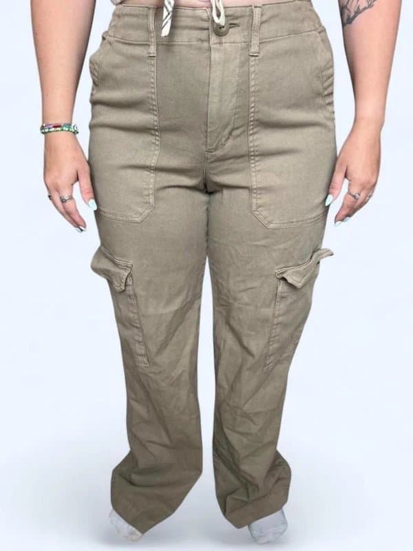 Universal Thread Green cargo pants
