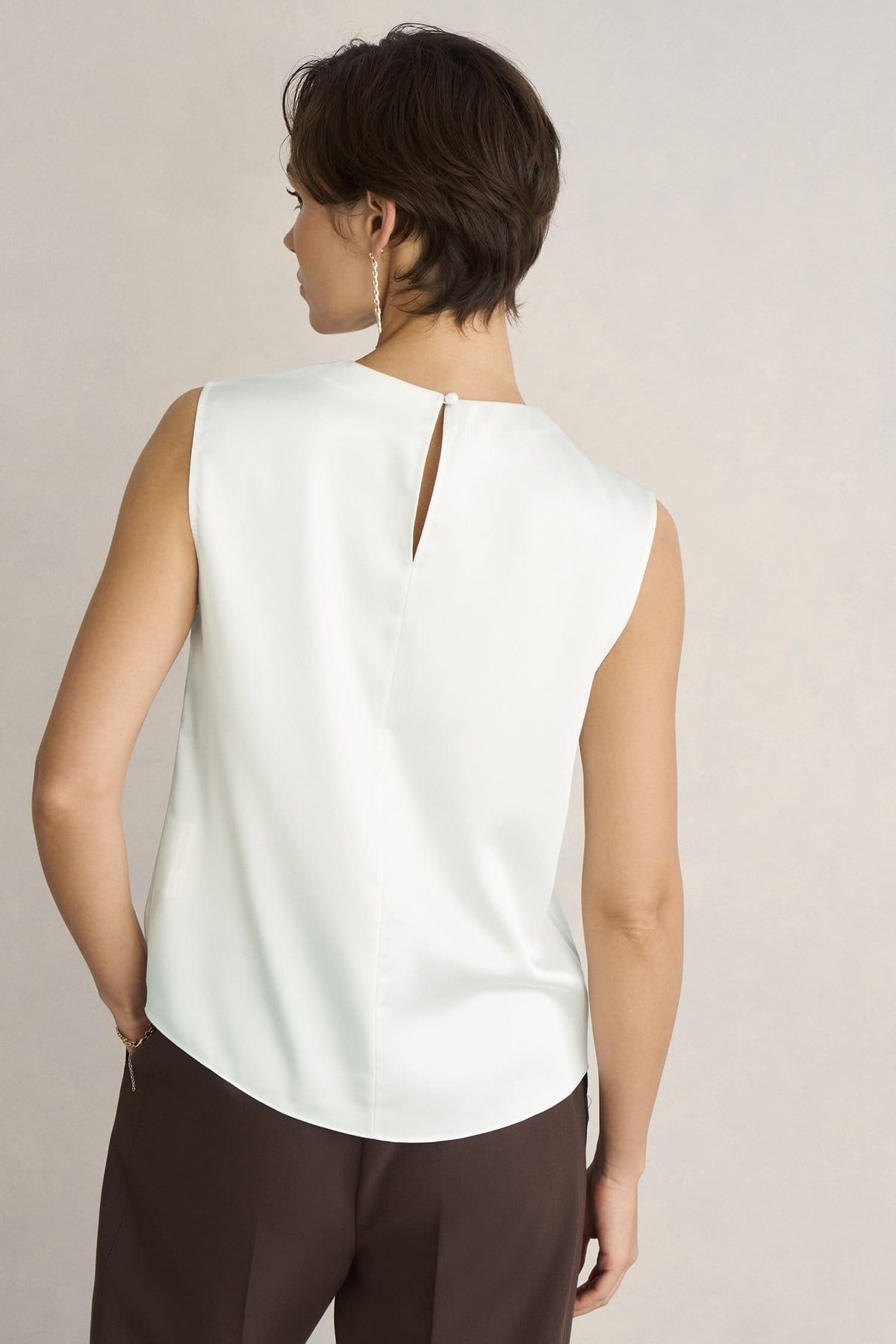 Hobbs London Hobbs London Women's Rosanne Sleeveless Pleated Neck Blouse in Off-White - 4