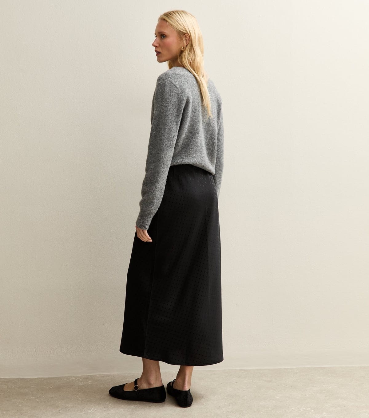 New Look Women's Black Spot Jacquard Satin Bias Cut Midi Skirt New Look - 4