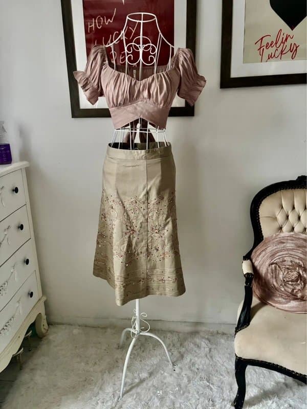 New Look Y2K /  2000’s New look Beige Embroidered Sequin A-Line Midi Skirt – Size 14 – Party / Occasion