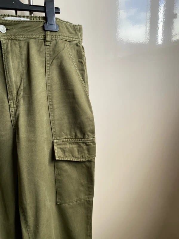 New Look Womens cargo pants with elastic waist at the back size 10