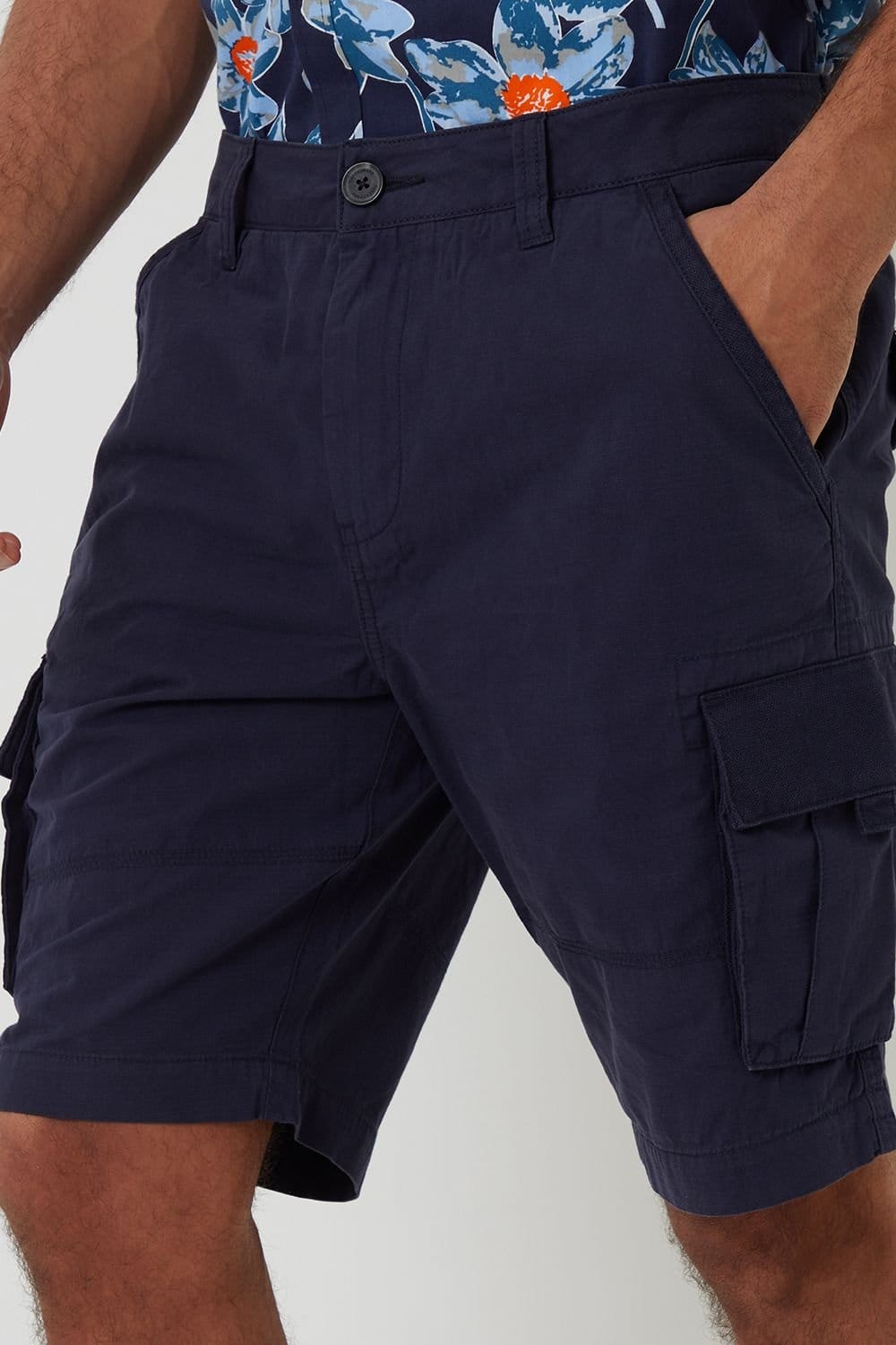 Threadbare Threadbare Men's 'Manchester' Cotton Cargo Shorts in Navy - 4