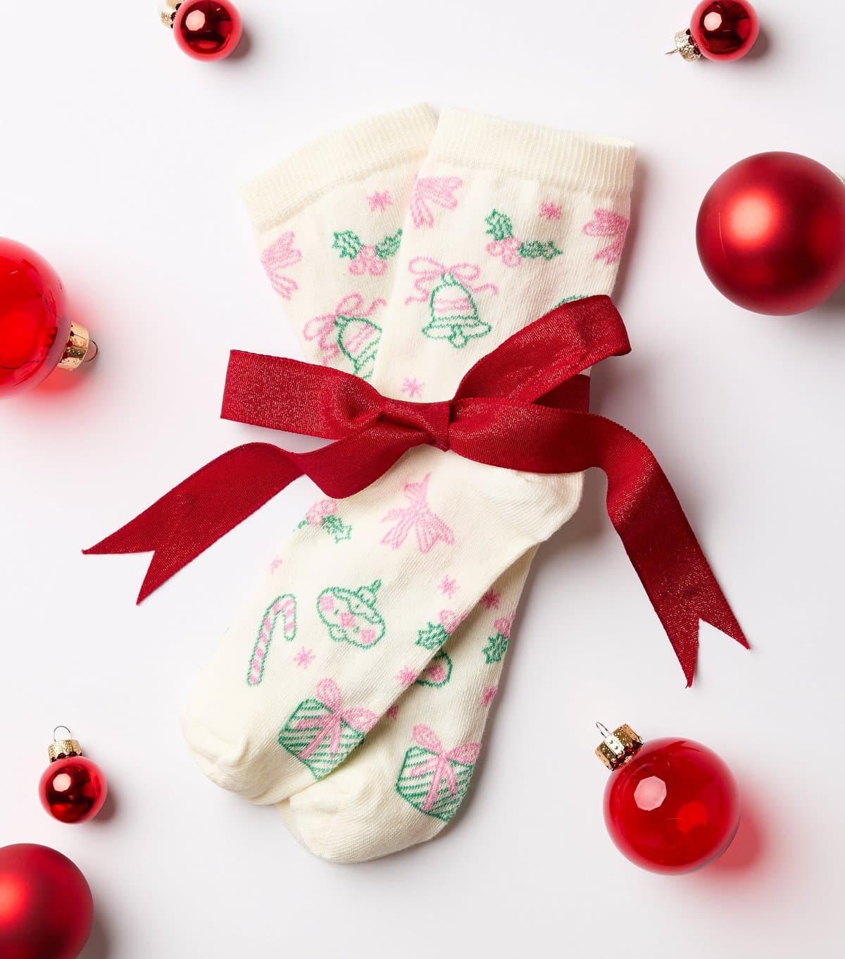 New Look Cream Cotton Rich Christmas Patterned Ankle Socks New Look