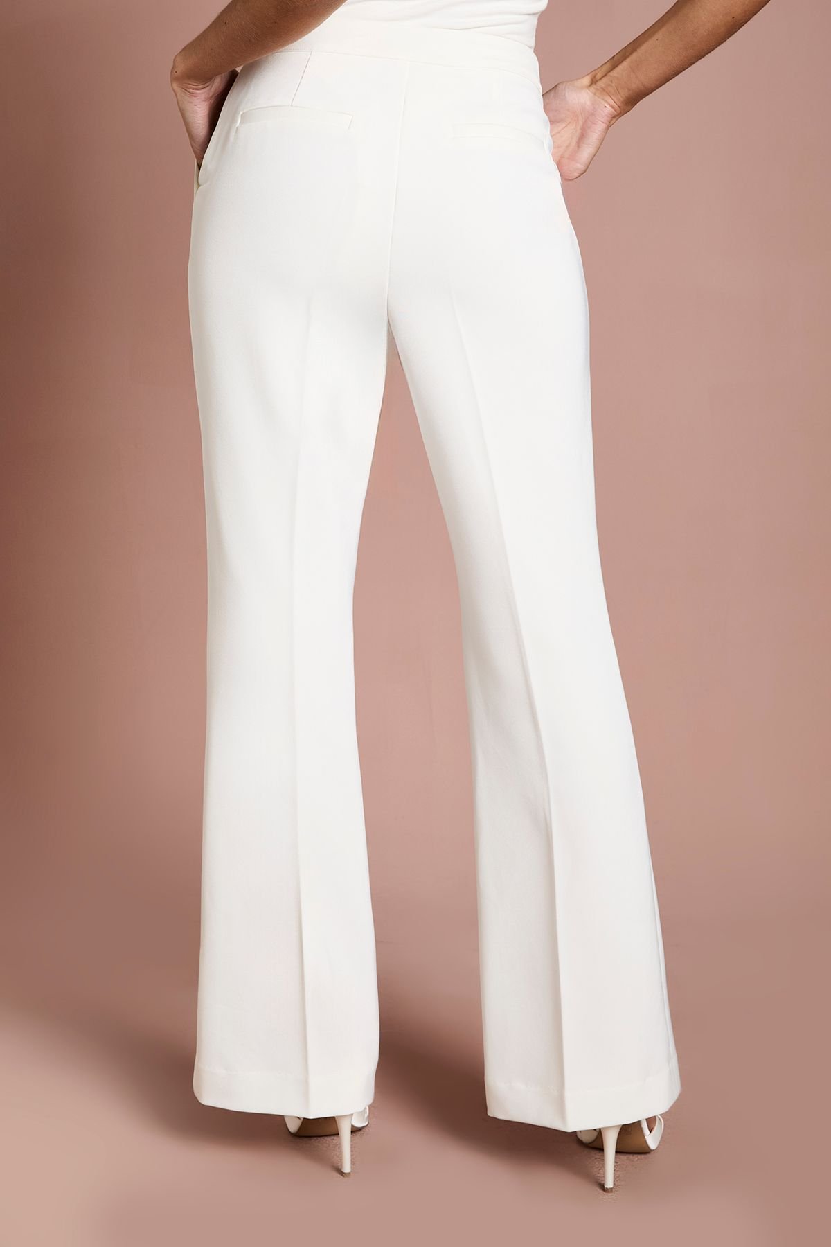 Coast Coast Women's Tailored Crepe Trouser in Ivory - 3
