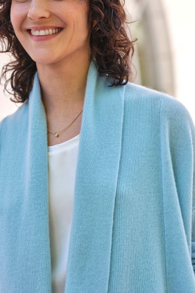 Pure Collection Pure Collection Women's Cashmere Short Edge To Edge Cardigan in Light Green - 2