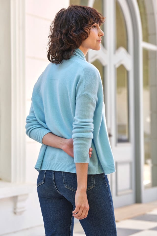 Pure Collection Pure Collection Women's Cashmere Short Edge To Edge Cardigan in Light Green - 3