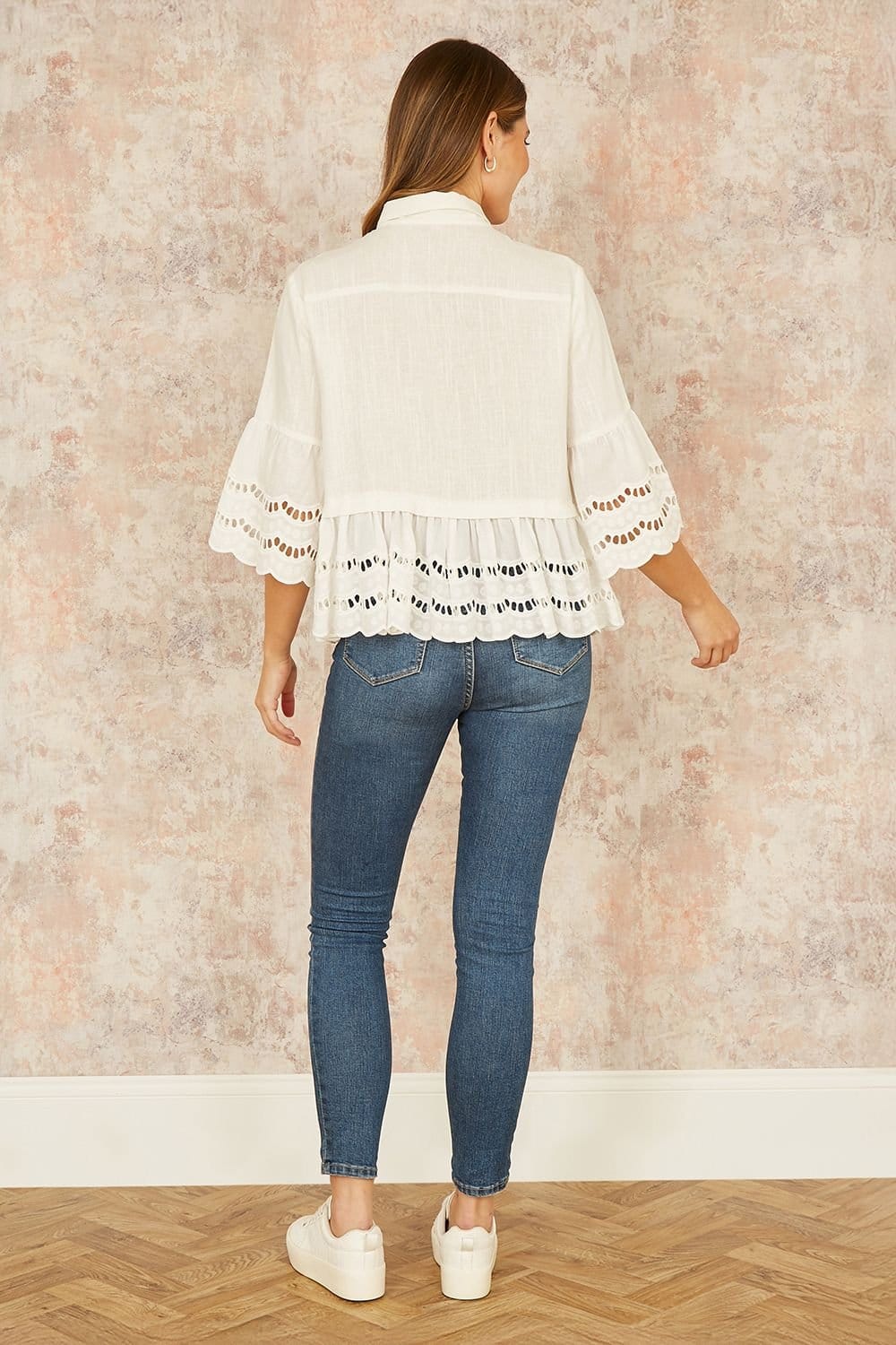 Yumi Yumi Women's White Linen Relaxed Shirt With Scallop Trims - 4