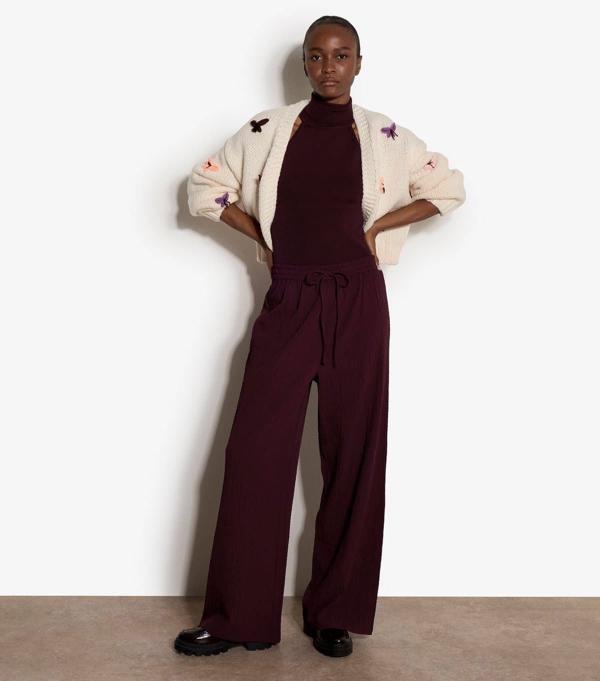 Apricot Women's Dark Burgundy Textured Drawstring Joggers Apricot New Look