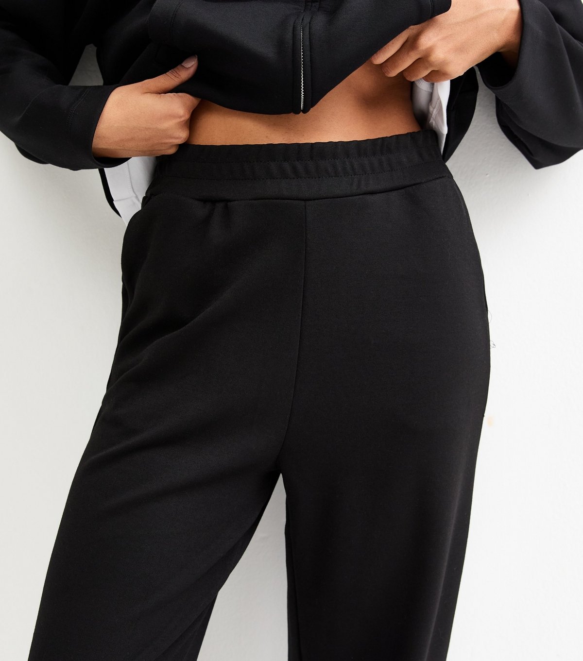 New Look Women's Premium Black Barrel Leg Joggers New Look - 2