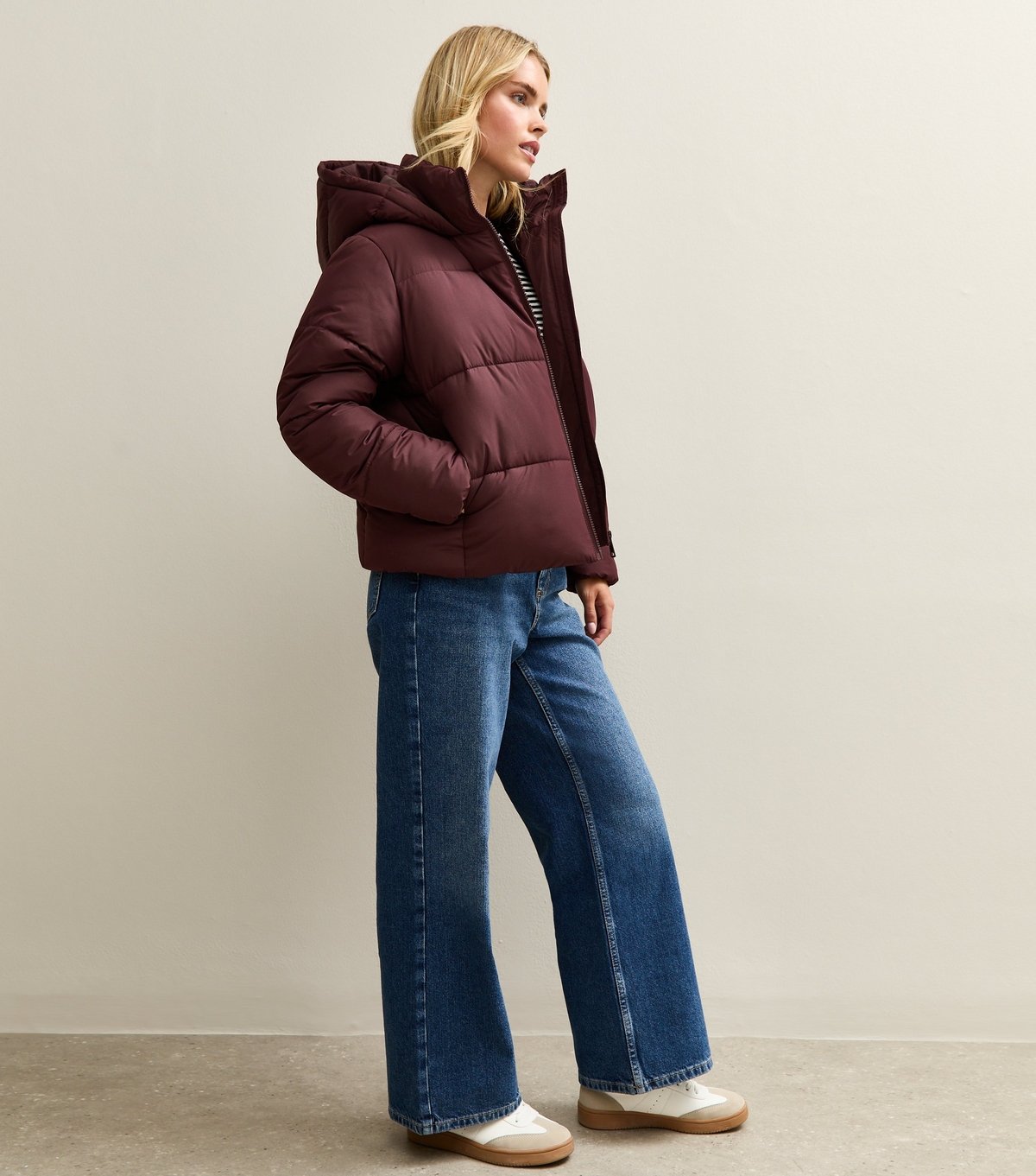 New Look Women's Petite Dark Burgundy Hooded Cropped Puffer Jacket New Look - 3