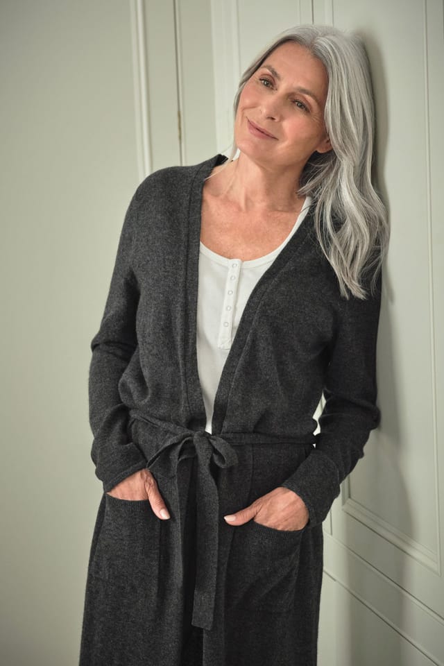 WoolOvers WoolOvers Women's Cashmere & Merino Luxe Dressing Gown in Charcoal - 2