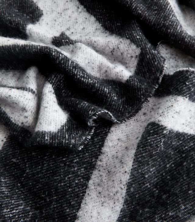 New Look Grey Atlanta Logo Fringed Scarf New Look - 3