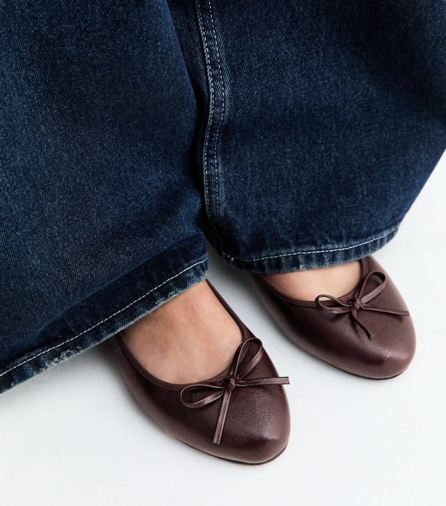 New Look Women's Extra Wide Dark Burgundy Faux Leather Ballet Flats Vegan New Look - 2