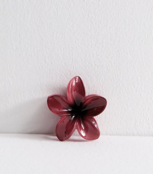 New Look Burgundy Ombre Flower Shaped Hair Claw Clip New Look - 2
