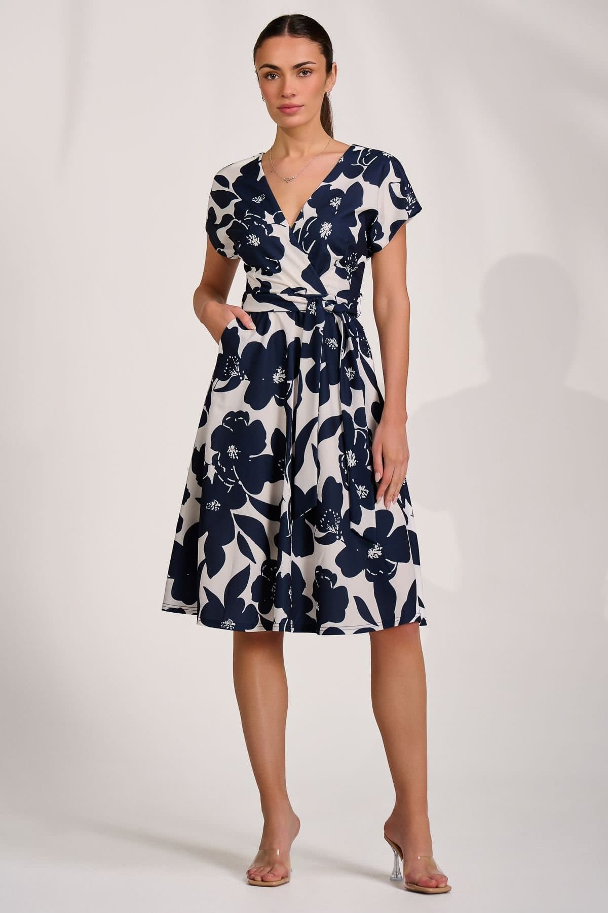 Jolie Moi Jolie Moi Women's V Neck Print Scuba Midi Dress in Navy
