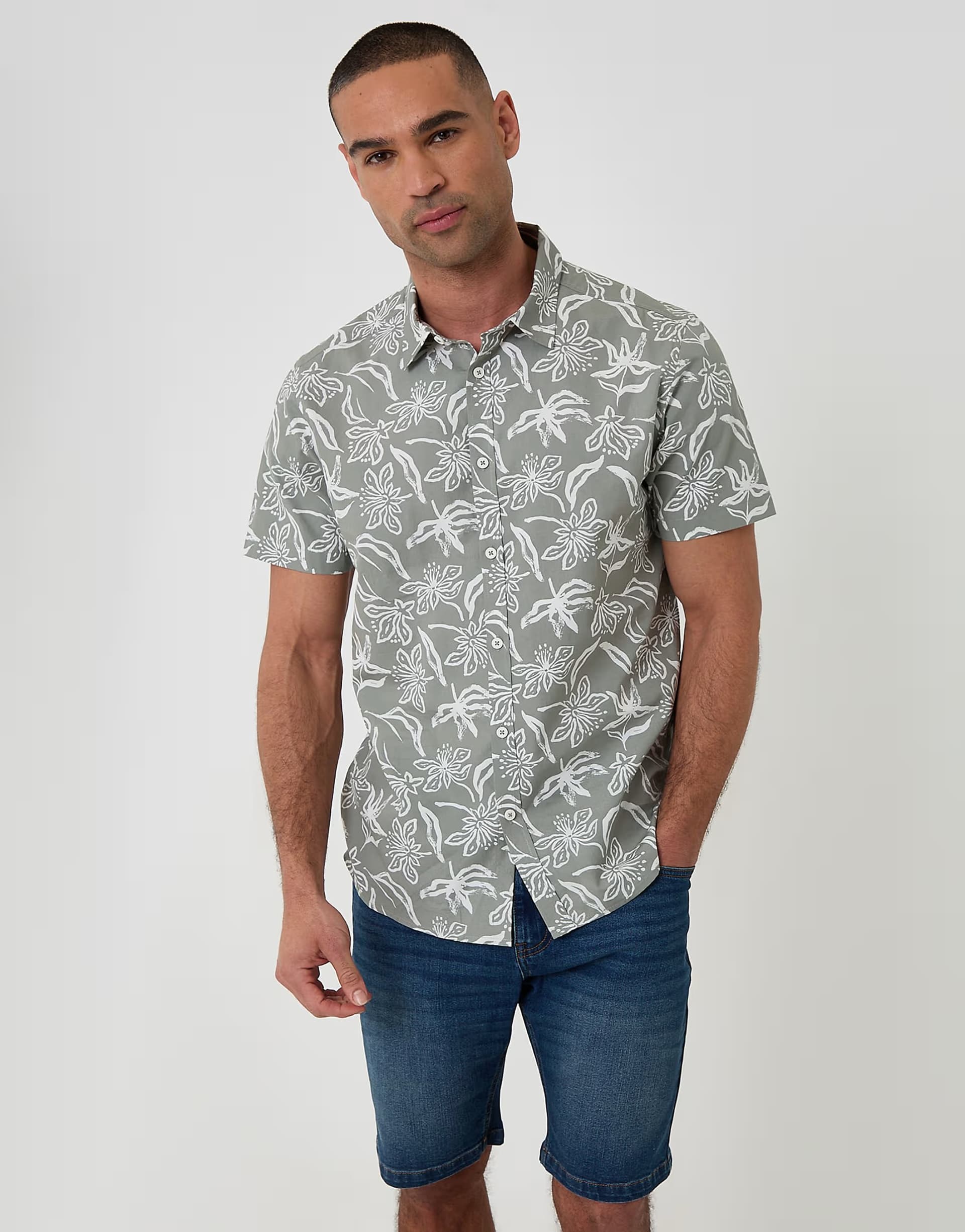 ASOS Threadbare Tropical print cotton short sleeve shirt in pale green