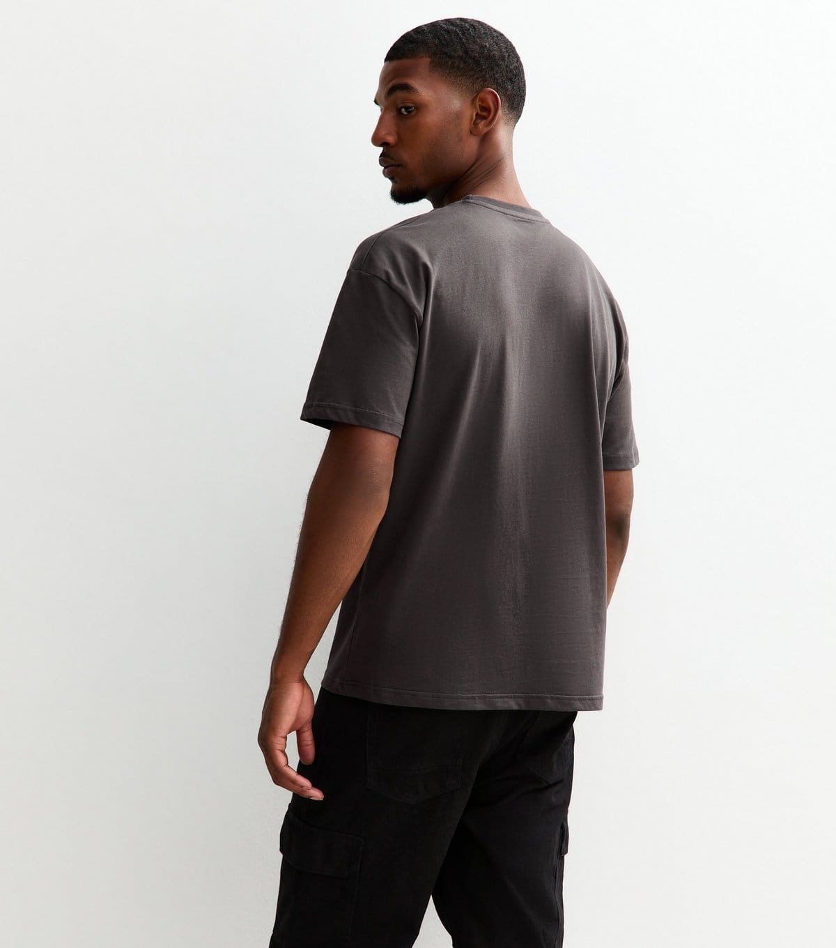 New Look Men's Dark Grey Oversized Crew Neck T-Shirt New Look - 4