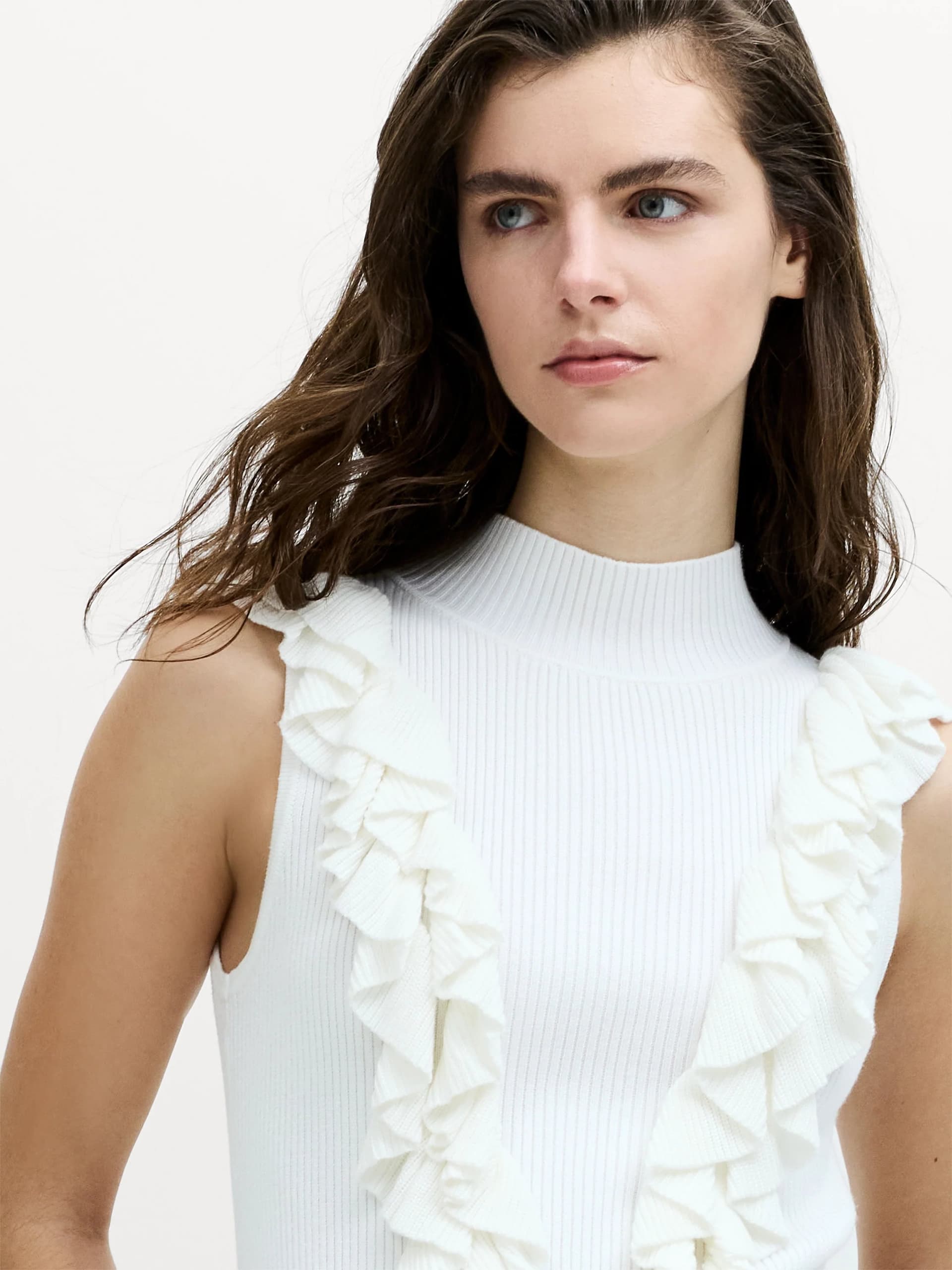 French Connection Lia Sleeveless Ruffled White Knit Top Winter White