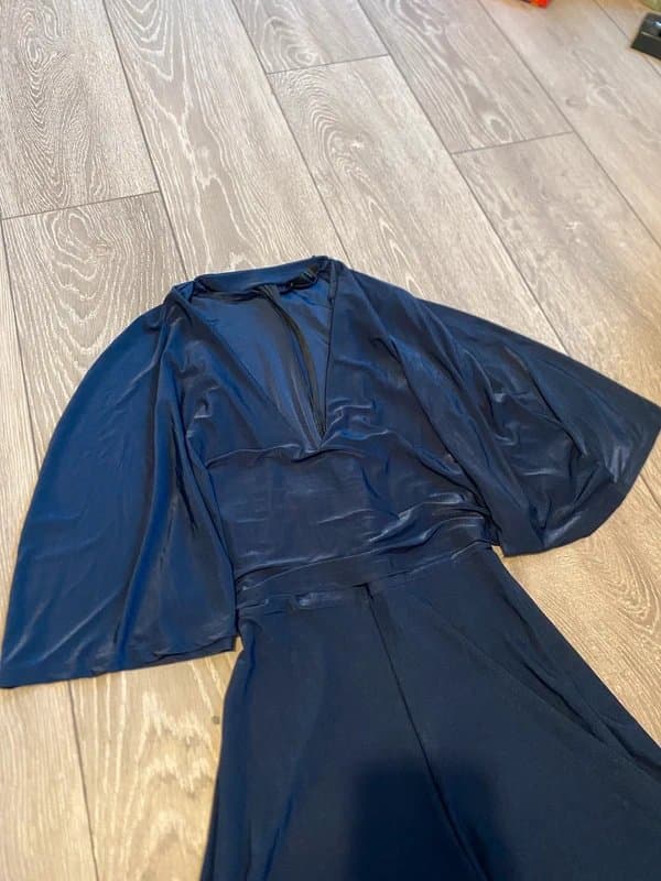 Missguided Missguided v neck navy blue Playsuit batwing kimono sleeves size 6