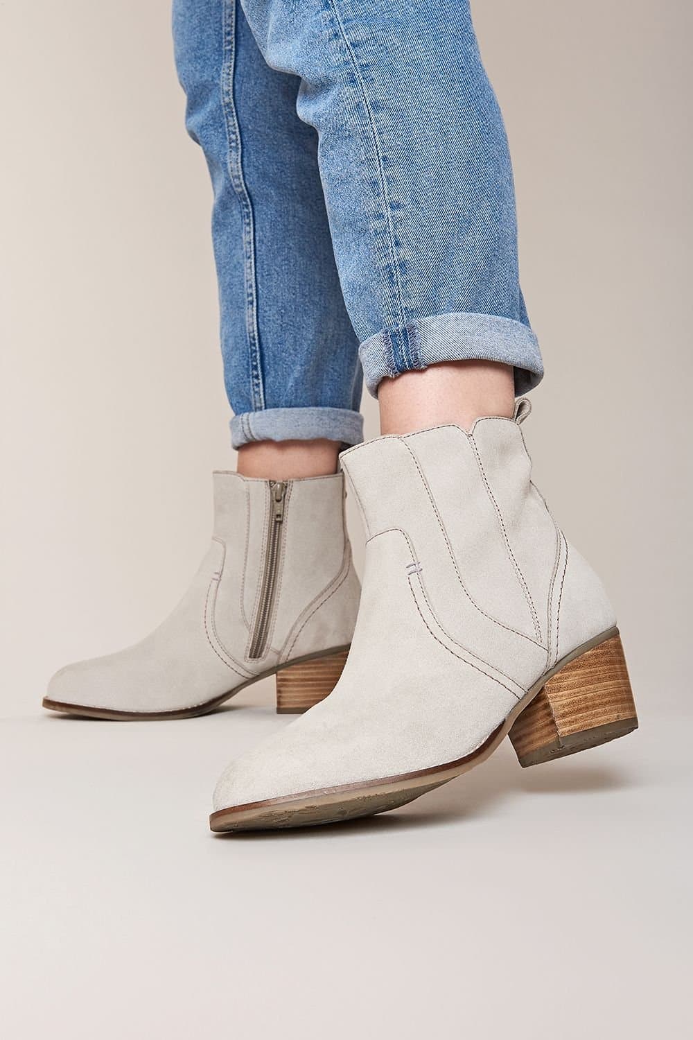 Moshulu Moshulu Grey Suede Western Ankle Boots