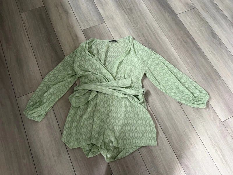 ASOS Design ASOS Design green textured chiffon playsuit size 12 (ref v115) summer festival holiday