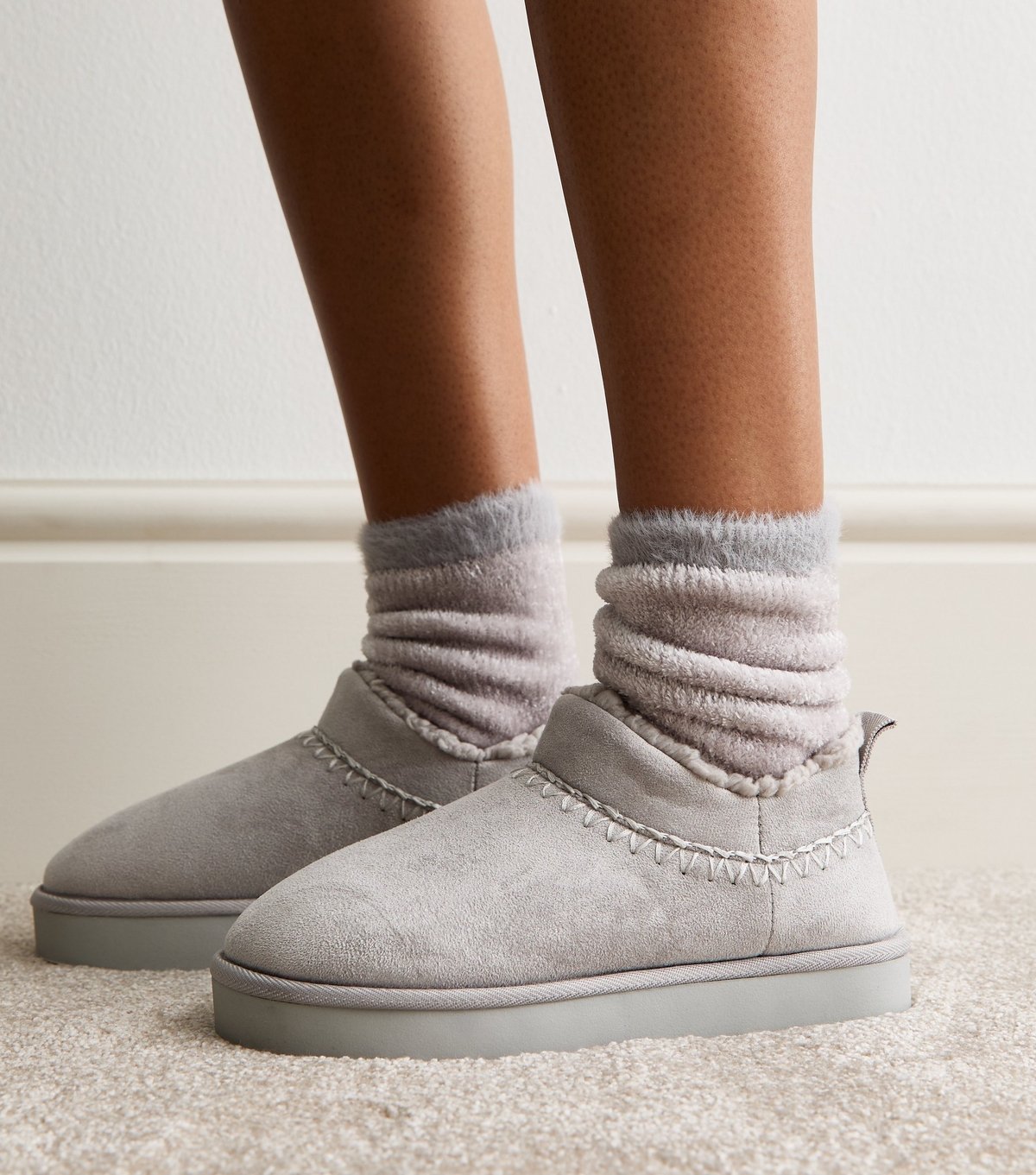 New Look Women's Grey Faux Suede Faux Sherpa Lined Slipper Boots New Look - 2