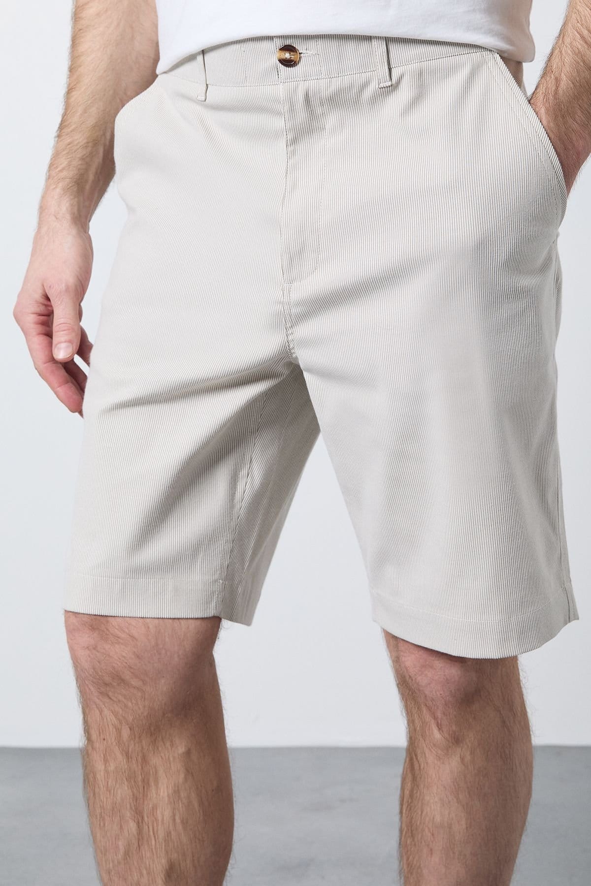 Maine Maine Men's Beige Pinstripe Chino Shorts - 4