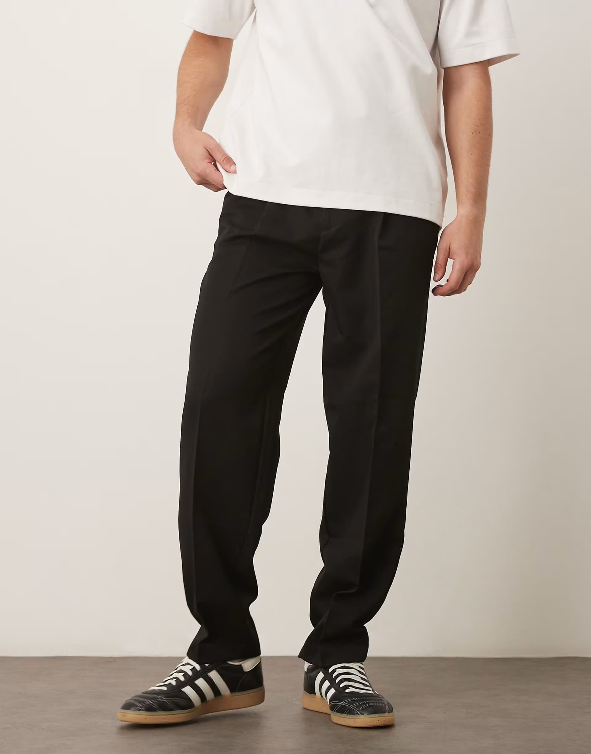 ASOS ASOS DESIGN smart oversized tapered trousers with front pleat in black