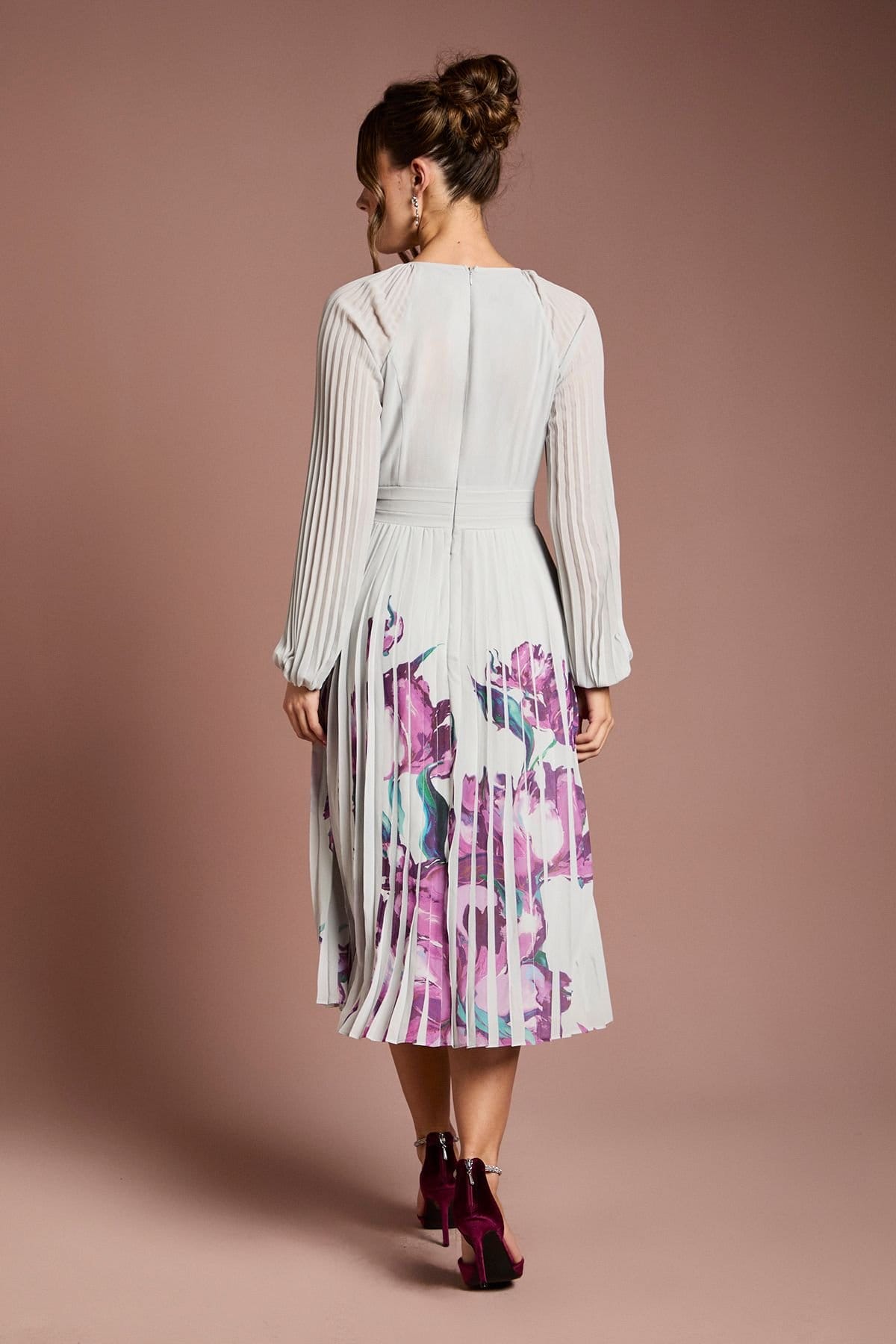 Coast Coast Women's Placement Print Pleat Dress in Sage - 4