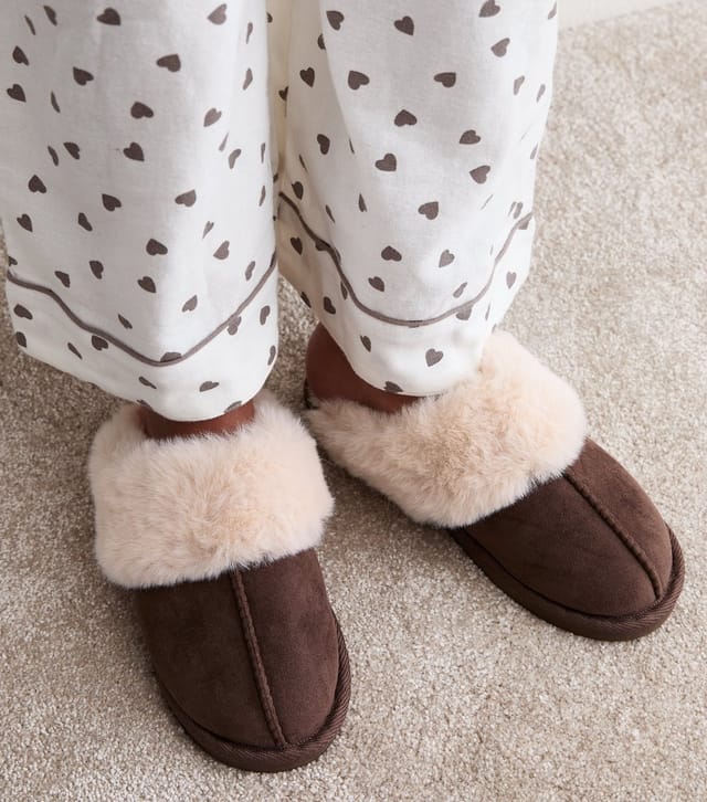 New Look Women's Tan Faux Suede and Faux Fur Backless Mule Slippers New Look - 2