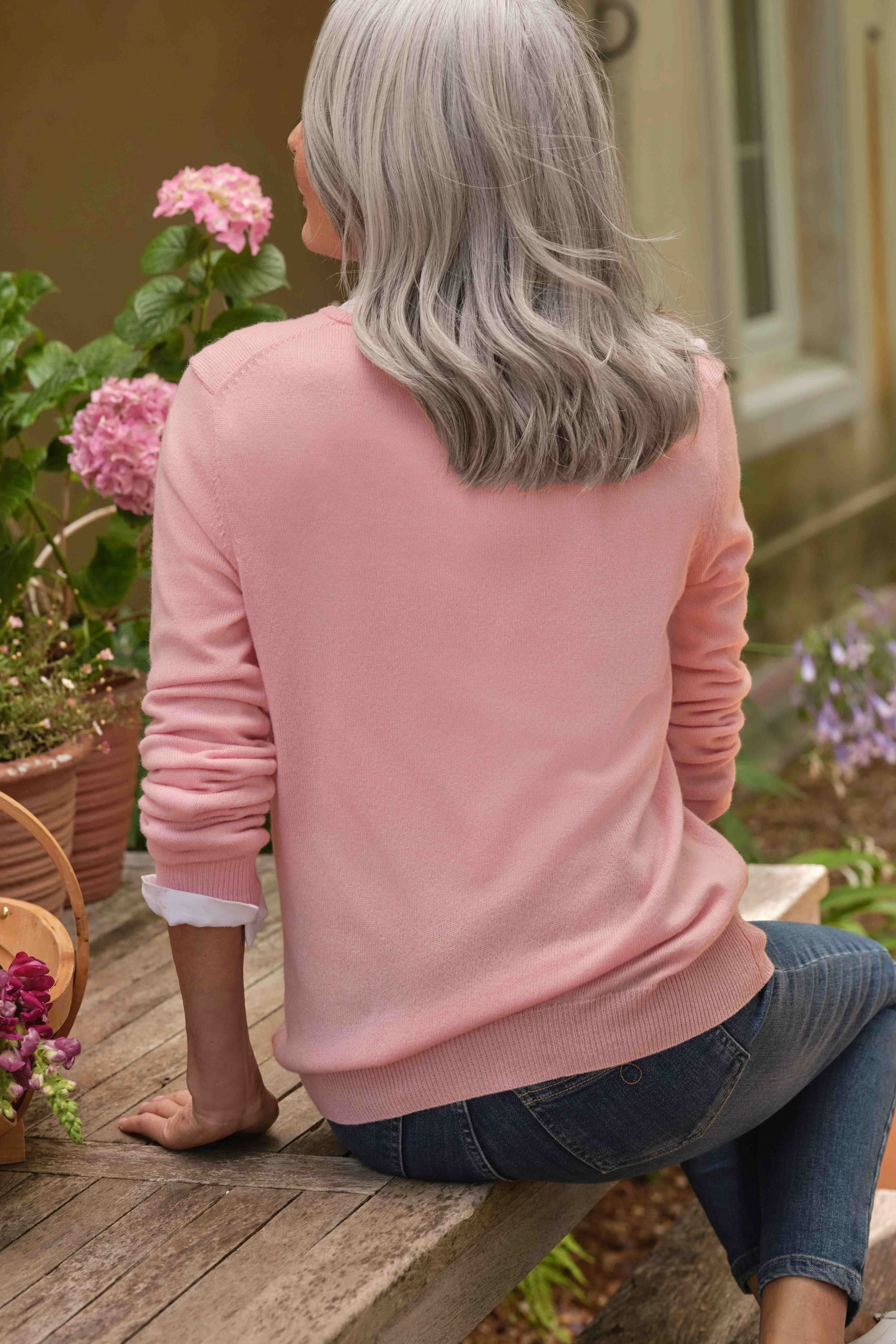 WoolOvers WoolOvers Women's Cashmere & Merino V Neck Knitted Jumper in Light Pink - 3