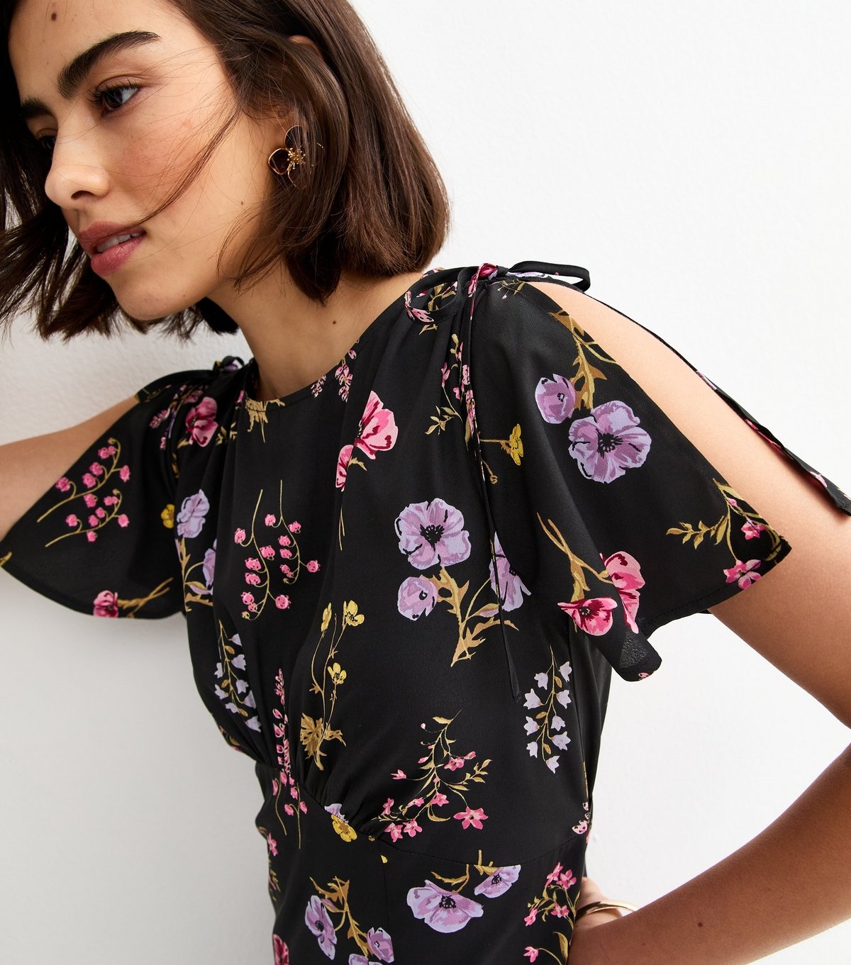 New Look Women's Black Floral Flutter Sleeve Midi Dress New Look - 2