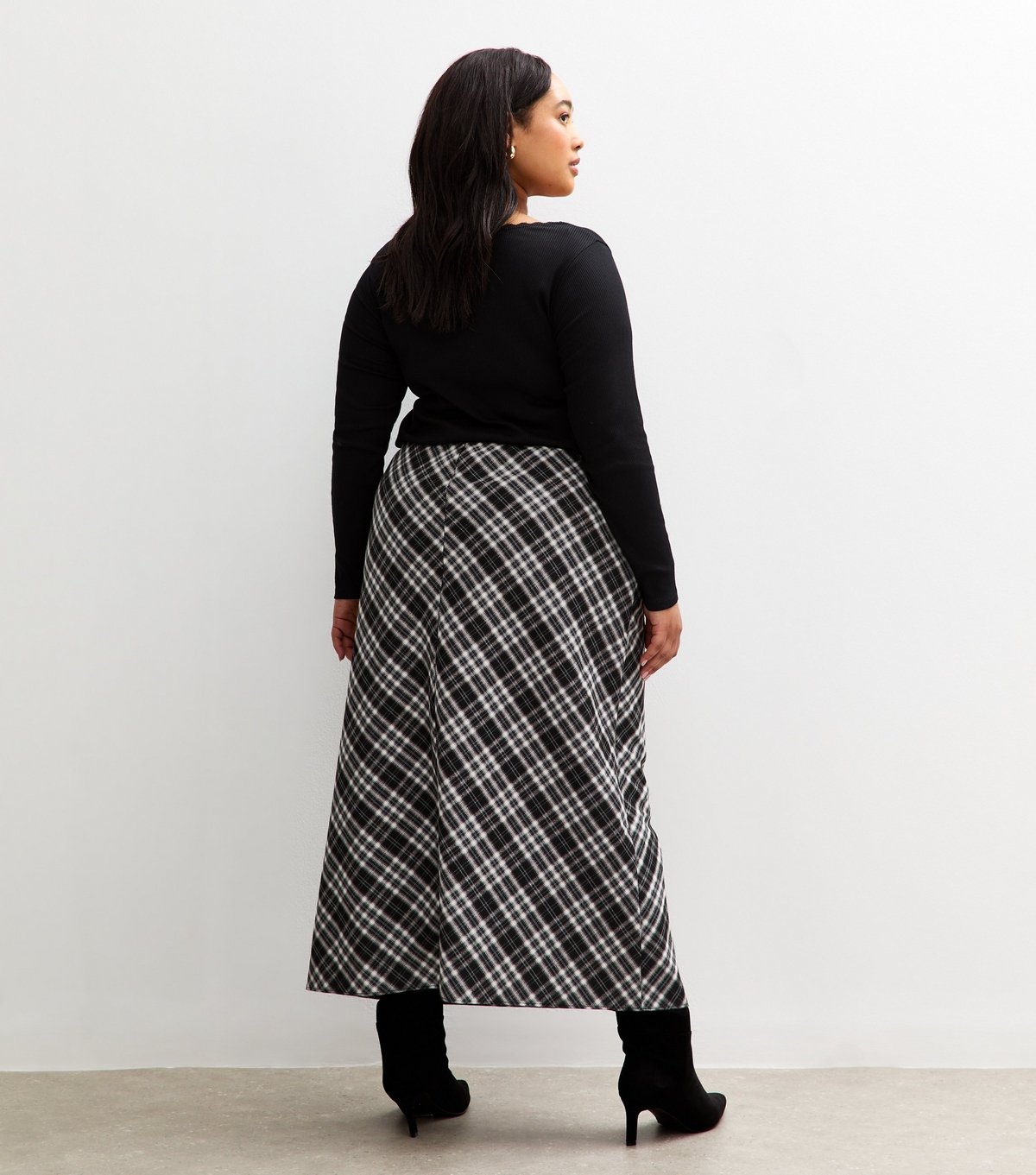 New Look Women's Plus Size Black Checked Midi Skirt Curves New Look - 4