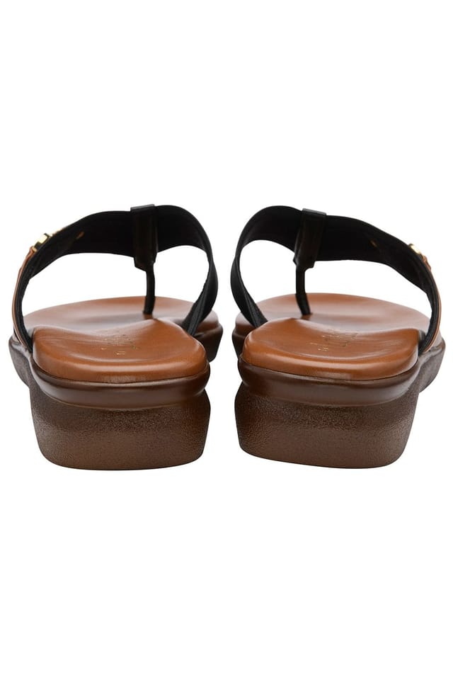 Lotus Lotus Women's 'Villana' Toe-Post Sandals in Black - 3