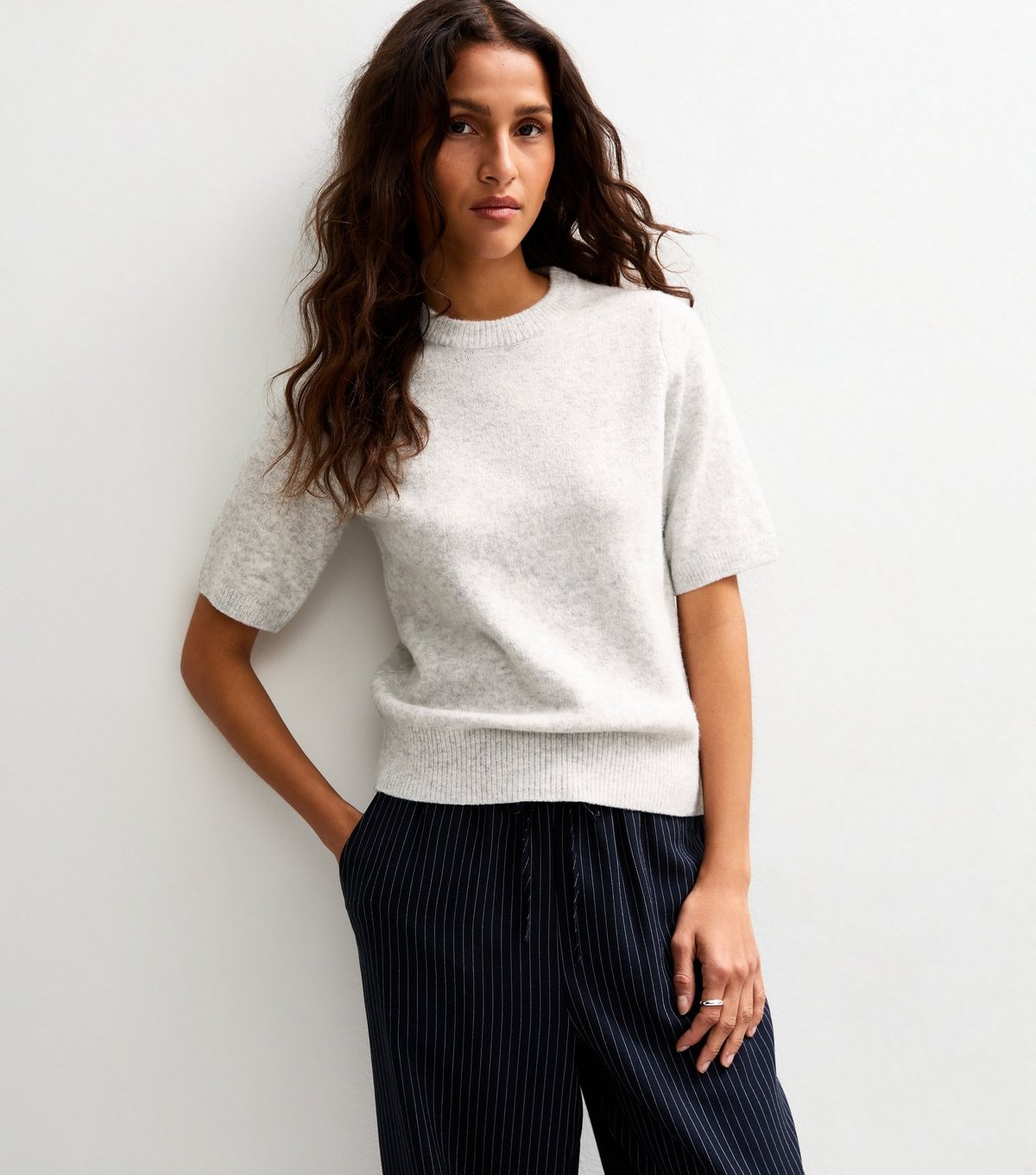 New Look Women's Light Grey Short Sleeve Midweight Knit T-Shirt New Look - 1