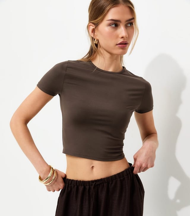 New Look Women's Dark Brown Jersey Crew Neck Cropped T-Shirt New Look - 2