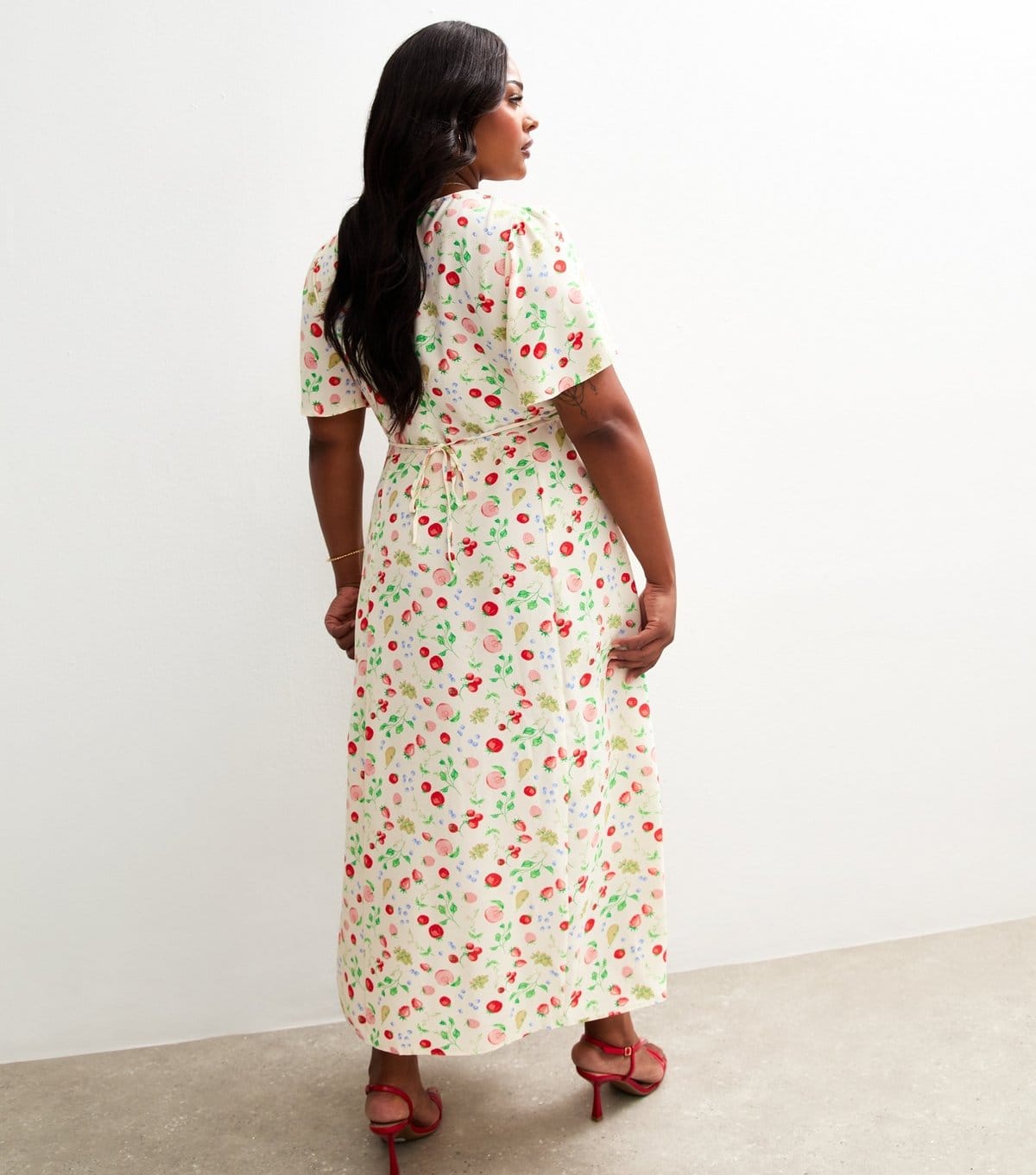 New Look Women's Plus Size Cream Fruit Print Short Sleeve Midi Tea Dress Curves New Look - 4