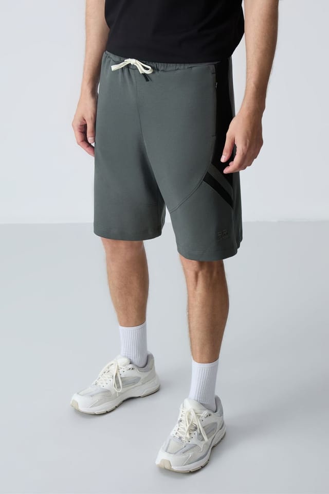 Tommy Life Tommy Life Men's Fleece Sweat Shorts in Grey - 2