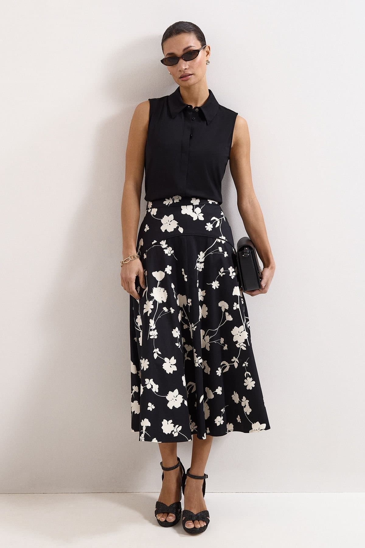 Phase Eight Phase Eight Women's Mavis Floral Skirt in Black